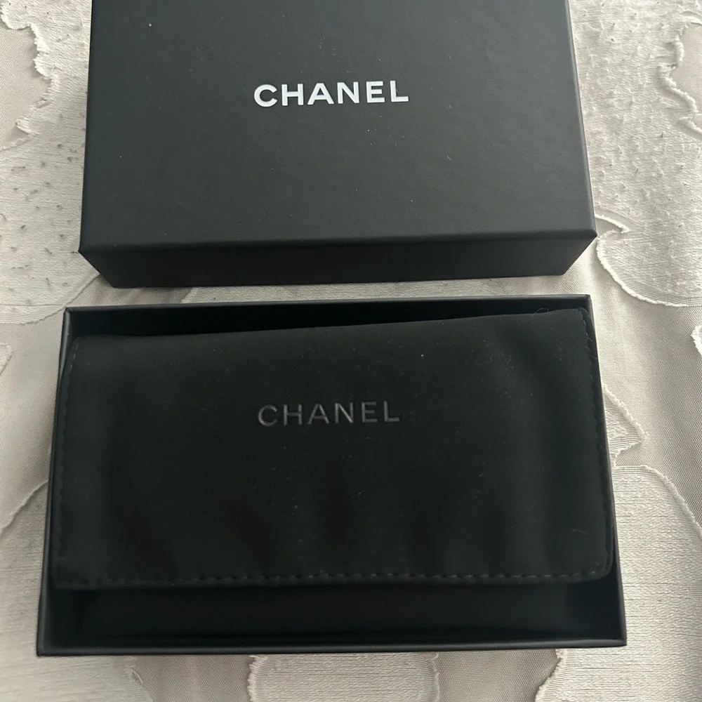 CHANEL Black Caviar Key Holder - NWT - Picture 7 of 8